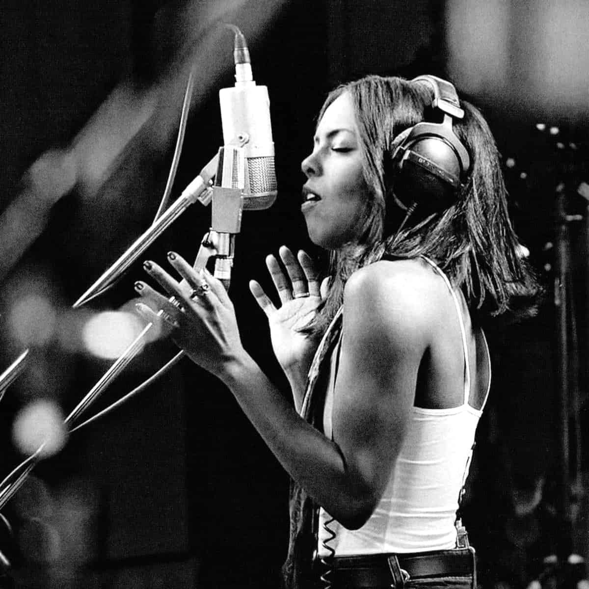 Tina Turner Musical - River Deep Mountain High - Music Video
